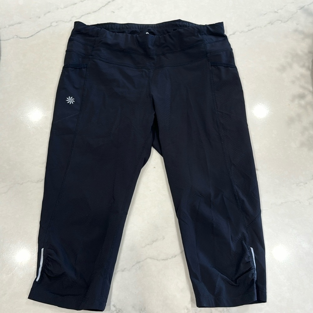 Athleta Lightning Capri in supersonic - size M